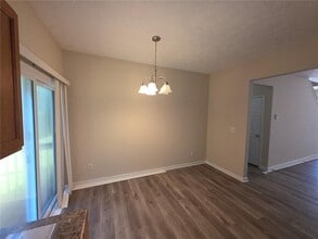 3856 Shenfield Dr in Union City, GA - Building Photo - Building Photo