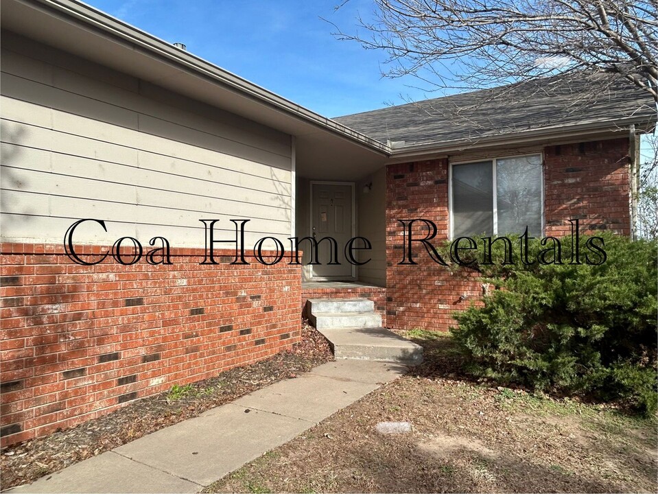 7508 Cornelison St in Wichita, KS - Foto de edificio