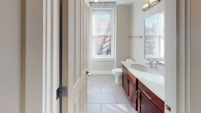 1211 Broadway in Cincinnati, OH - Building Photo - Building Photo