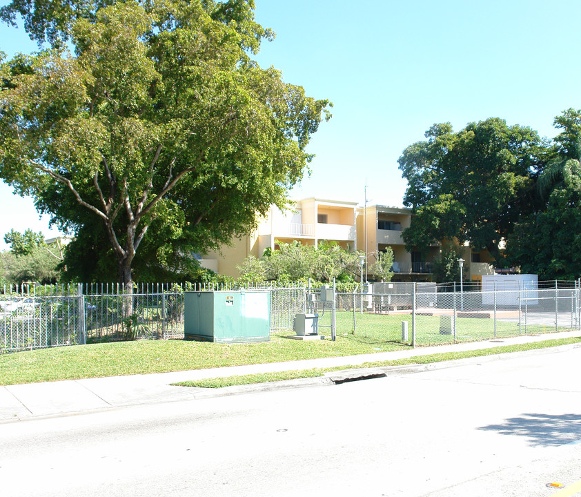 The Beach Club at Fontainebleau Park in Miami, FL - Building Photo