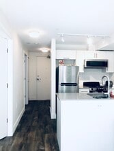 1534 Henshaw Ln in Vancouver, BC - Building Photo - Building Photo