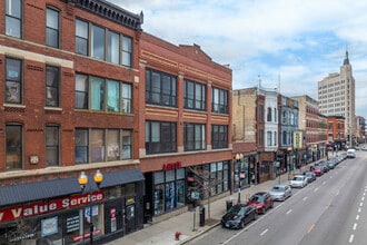 Wicker Park Apartments in Chicago, IL - Foto de edificio - Building Photo