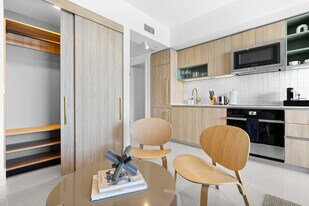 159 NE 6th St in Miami, FL - Building Photo