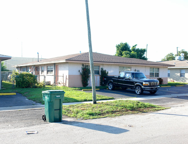 1790 NW 52nd Ave in Fort Lauderdale, FL - Building Photo - Building Photo