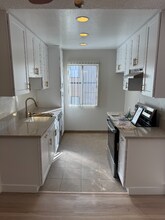 626 E Verdugo Ave in Burbank, CA - Foto de edificio - Building Photo