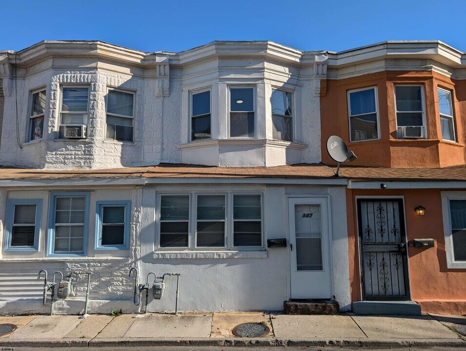 347 N Ocean Ave in Atlantic City, NJ - Foto de edificio