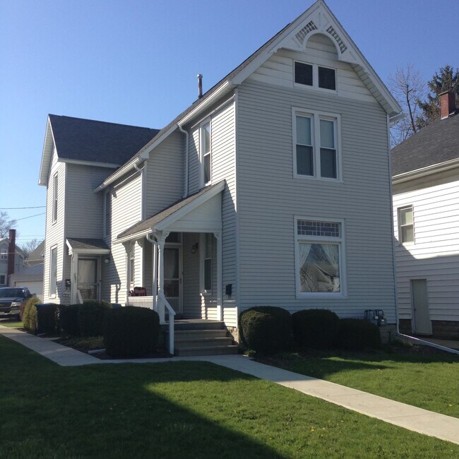 297 N Sandusky St Rentals in Tiffin, OH