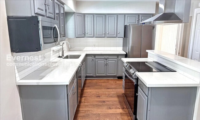 2002 W Northview Ave in Phoenix, AZ - Foto de edificio - Building Photo