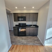 19 Railroad St in Greenlawn, NY - Building Photo - Building Photo