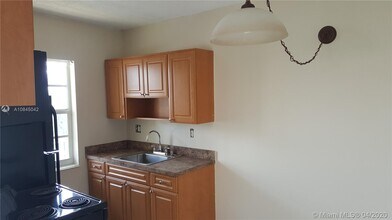 711 NE 2nd Ave-Unit -201 in Fort Lauderdale, FL - Building Photo - Building Photo