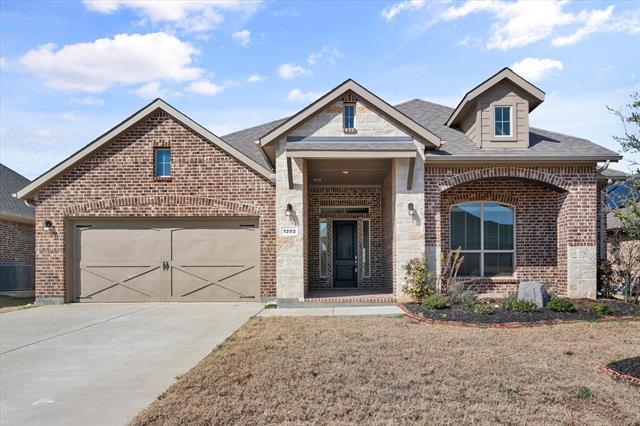 1202 Silver Oak Dr in Mansfield, TX - Building Photo