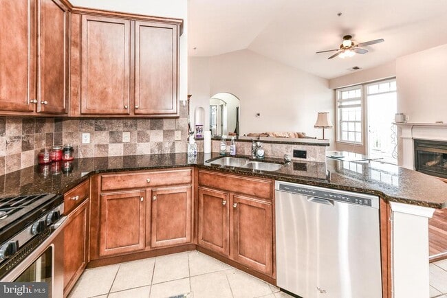 512 Sunset View Terrace SE in Leesburg, VA - Building Photo - Building Photo