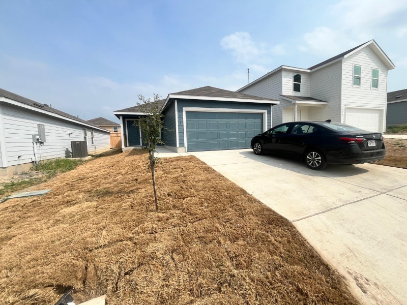 1513 Pile Trl in New Braunfels, TX - Building Photo
