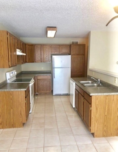 2222 Melanie Ln in Eau Claire, WI - Foto de edificio - Building Photo