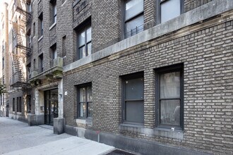 90 Pinehurst Ave in New York, NY - Building Photo - Building Photo