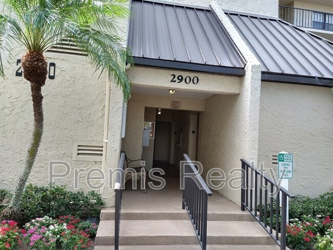 2900 Cove Cay Dr in Clearwater, FL - Foto de edificio - Building Photo