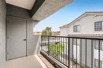 Mandarina in Phoenix, AZ - Foto de edificio - Building Photo