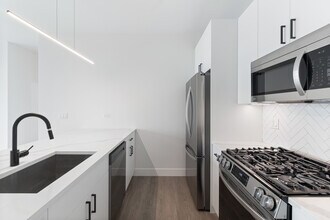 3140 N Clybourn Ave in Chicago, IL - Building Photo - Building Photo