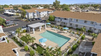 Park at Palm Valley in Glendale, AZ - Building Photo