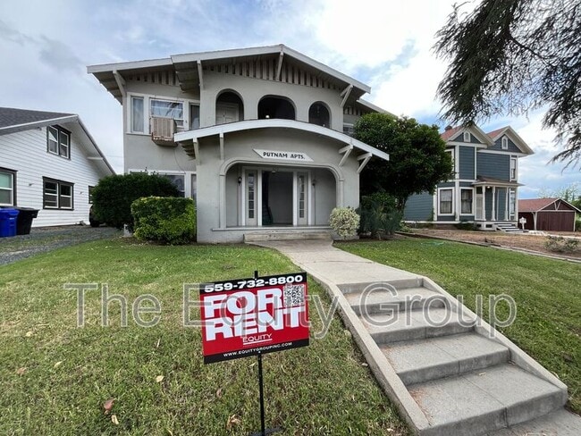 property at 425 E Putnam Ave