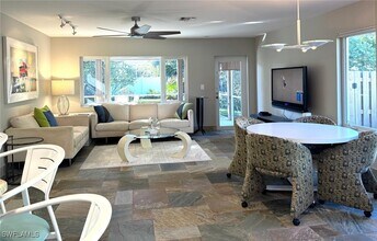 668 95th Ave N in Naples, FL - Building Photo - Building Photo