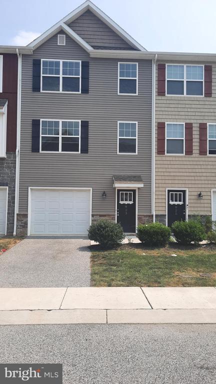 823 Admiral's Quay Dr