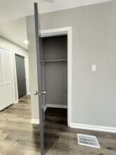1240 W 73rd St in Indianapolis, IN - Building Photo - Building Photo