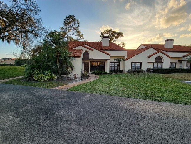 property at 5427 Villa Deste Ct