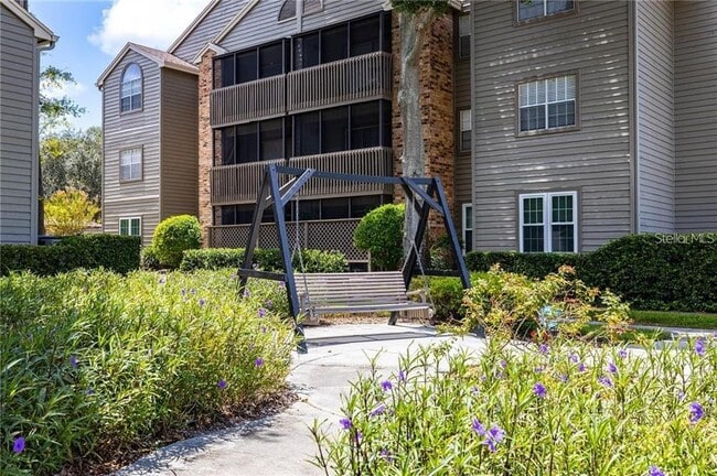 2500 Winding Creek Blvd in Clearwater, FL - Foto de edificio - Building Photo