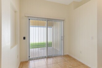 2831 Whistlewood Dr in Orlando, FL - Building Photo - Building Photo