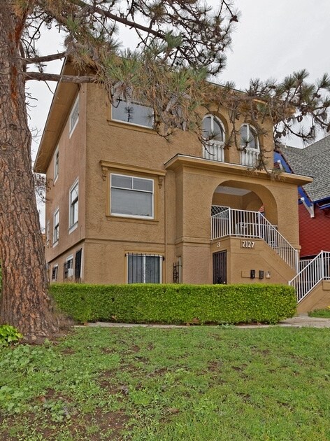 China Hill Triplex in Oakland, CA - Building Photo - Building Photo