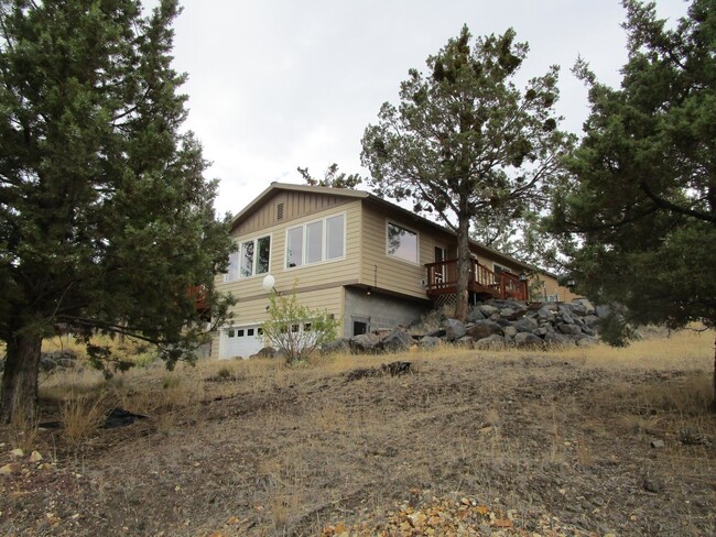 11552 NW King Ave in Prineville, OR - Foto de edificio - Building Photo