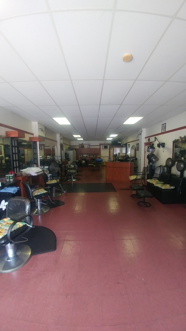 374 Washington St in Dorchester, MA - Foto de edificio - Interior Photo