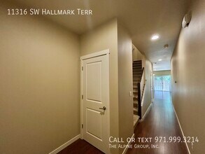 11316 SW Hallmark Terrace in Tigard, OR - Building Photo - Building Photo