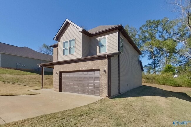 44 Maple Leaf Dr in Lincoln, AL - Building Photo - Building Photo