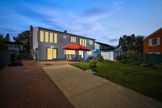 19 Swan Ave in Boston, MA - Foto de edificio - Building Photo