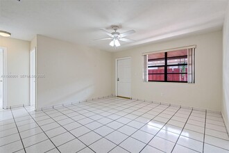 1028 W 30th St in Hialeah, FL - Building Photo - Building Photo
