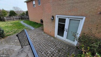 3000 Melanie Ln in Oakton, VA - Building Photo