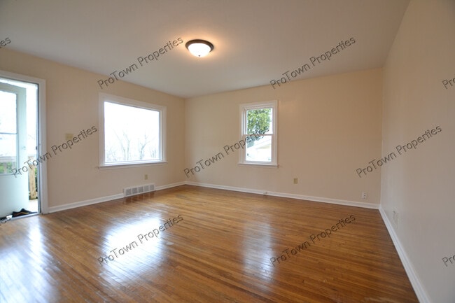 205 Algonquin St in Joliet, IL - Foto de edificio - Building Photo