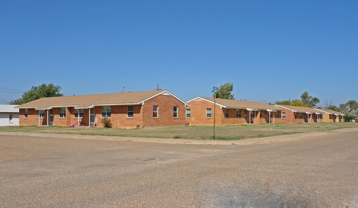 401-431 Durham Ave in Crosbyton, TX - Foto de edificio