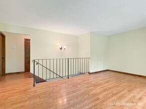 5347 Wedgewood Dr in Shorewood, MN - Foto de edificio - Building Photo
