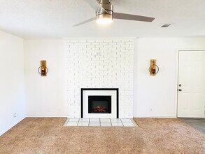 1020 Greg St in Azle, TX - Building Photo - Building Photo