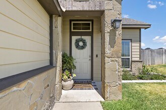 2000 Bleeker Cv in Bryan, TX - Building Photo - Building Photo