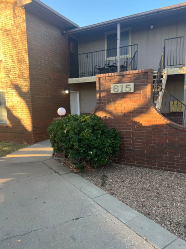615 S Mt Carmel St