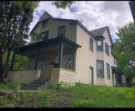 2543 Pierce St NE, Unit 2 in Minneapolis, MN - Building Photo - Building Photo