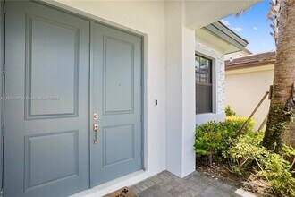 4407 SW 175th Ave, Unit 240 in Miramar, FL - Foto de edificio - Building Photo