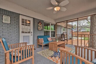 1701 Davis St in Taylor, TX - Building Photo - Building Photo