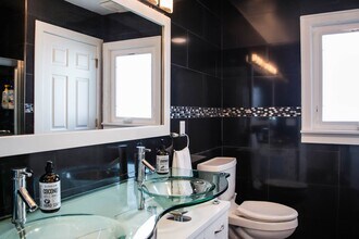 1768 Ella T Grasso Blvd in New Haven, CT - Building Photo - Building Photo