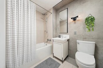 123 Melrose St in Brooklyn, NY - Building Photo - Building Photo