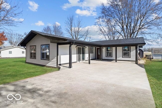 property at 804 S Albany St